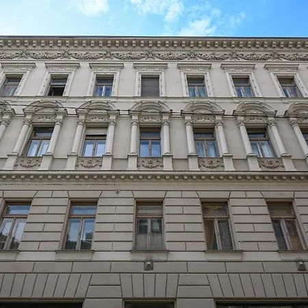 Amethyst - Brody Lejlighed *